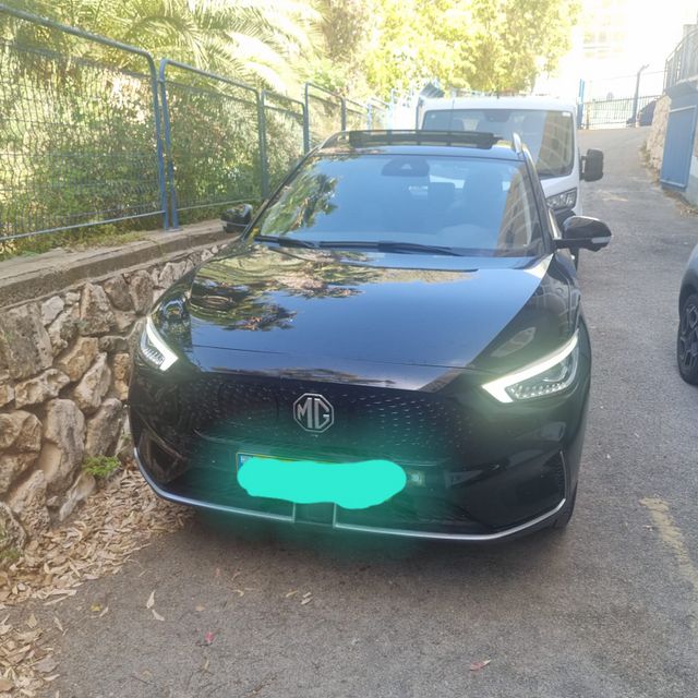 מודעת רכב אם ג'י ZS