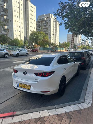 מודעת רכב מאזדה 3