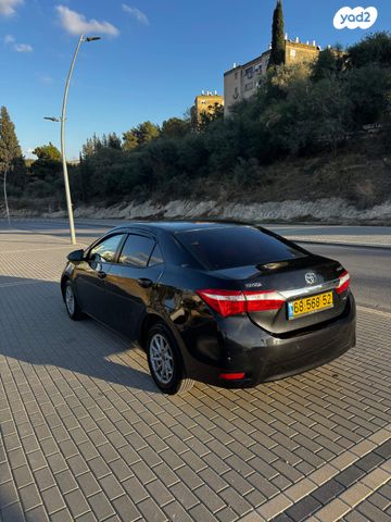 טויוטה קורולה