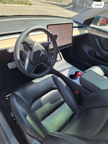 מודעת רכב טסלה מודל 3