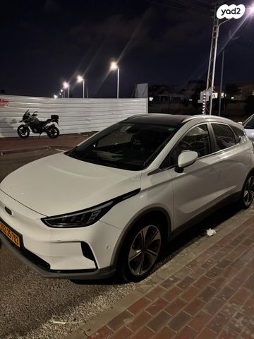 מודעת רכב ג׳ילי Geometry C