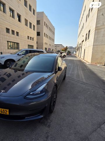 מודעת רכב טסלה מודל 3