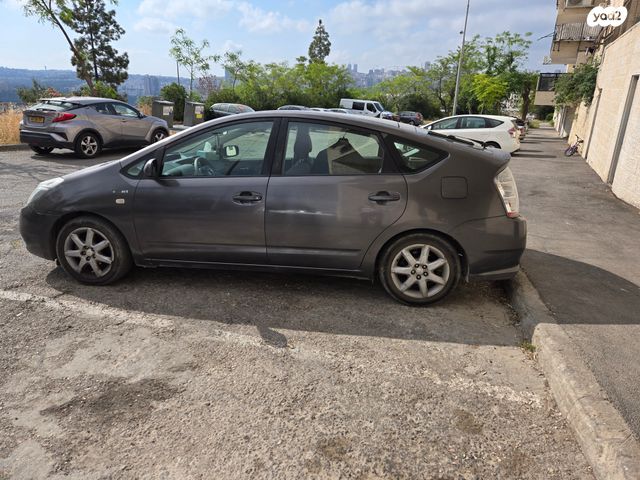 מודעת רכב טויוטה פריוס