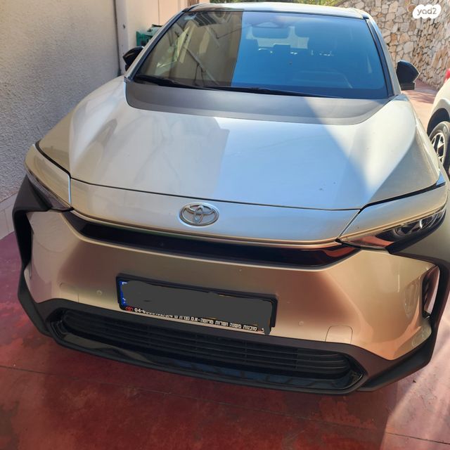 מודעת רכב טויוטה bZ4X