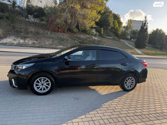 טויוטה קורולה