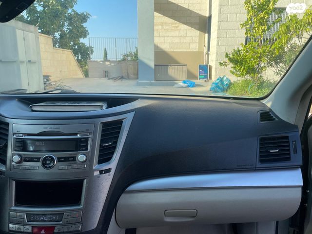 סובארו B4/לגאסי