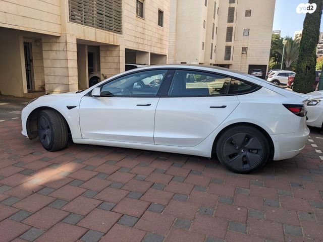 מודעת רכב טסלה מודל 3