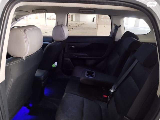 מיצובישי אאוטלנדר