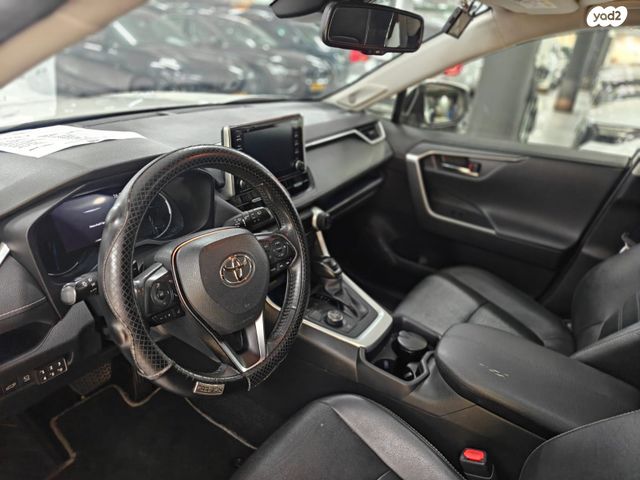 טויוטה RAV4