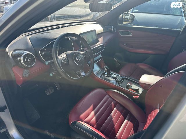 מודעת רכב אם ג'י EHS PHEV