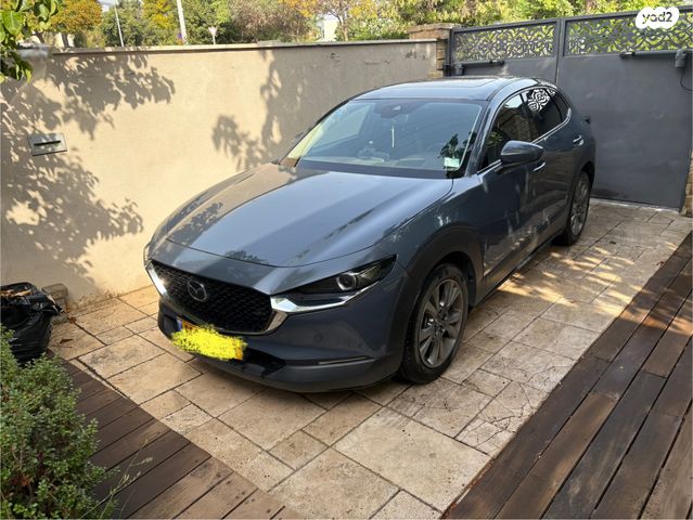 מודעת רכב מאזדה CX-30