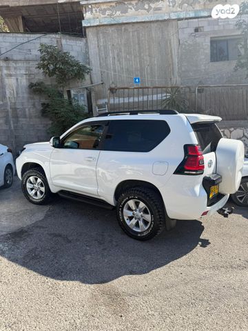 טויוטה לנד קרוזר