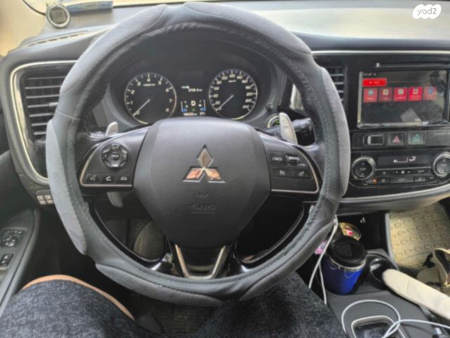 מיצובישי אאוטלנדר