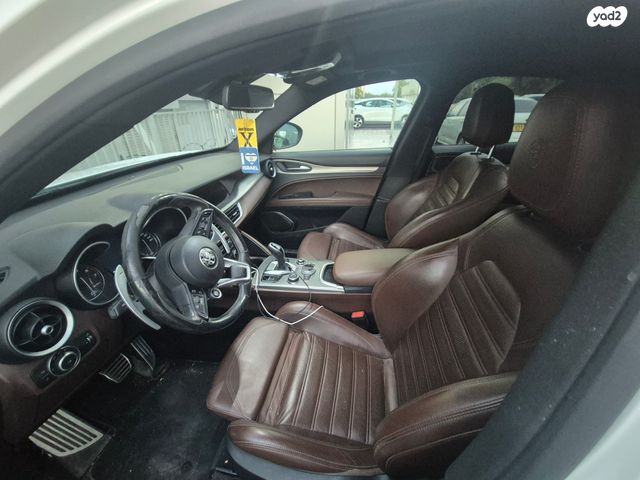 מודעת רכב אלפא רומיאו סטלביו