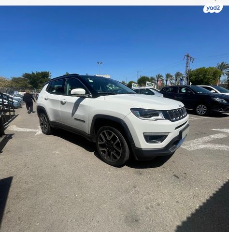 מודעת רכב ג'יפ קומפאס