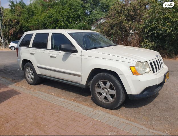 מודעת רכב ג'יפ גרנד צ'ירוקי