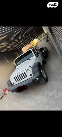 מודעת רכב ג'יפ רנגלר