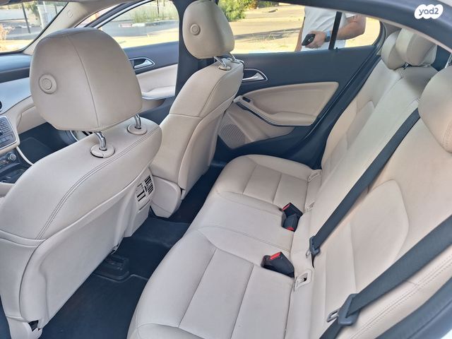 מרצדס-בנץ GLA