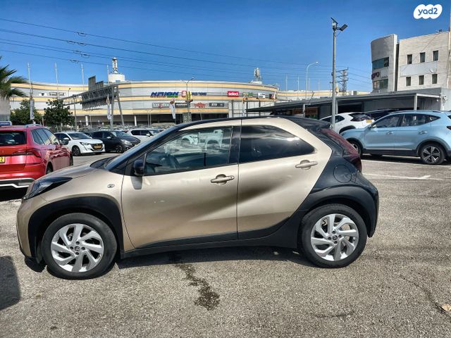 טויוטה אייגו X