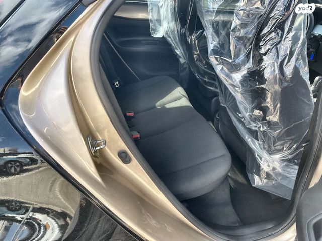 טויוטה אייגו X