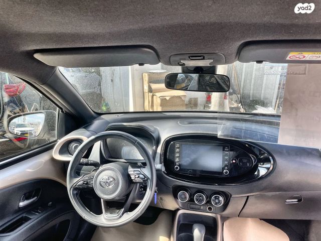 טויוטה אייגו X