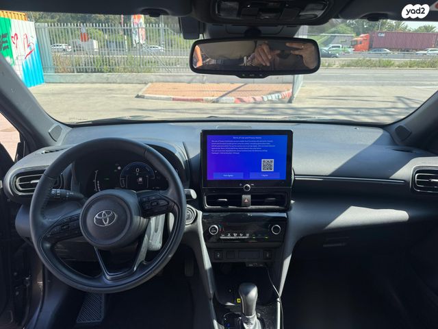 מודעת רכב טויוטה יאריס קרוס