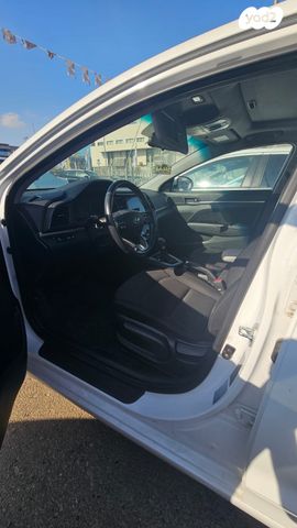 יונדאי אלנטרה