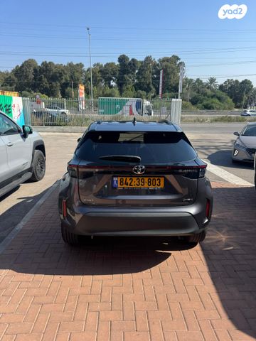 טויוטה יאריס קרוס