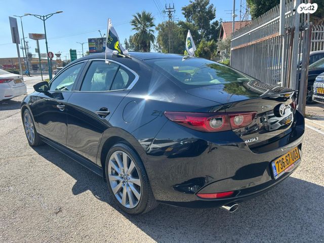 מאזדה 3