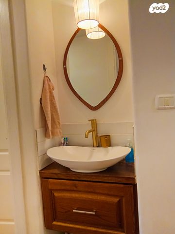 דירת גן, בוסתנאי 29, קטמון הישנה, ירושלים