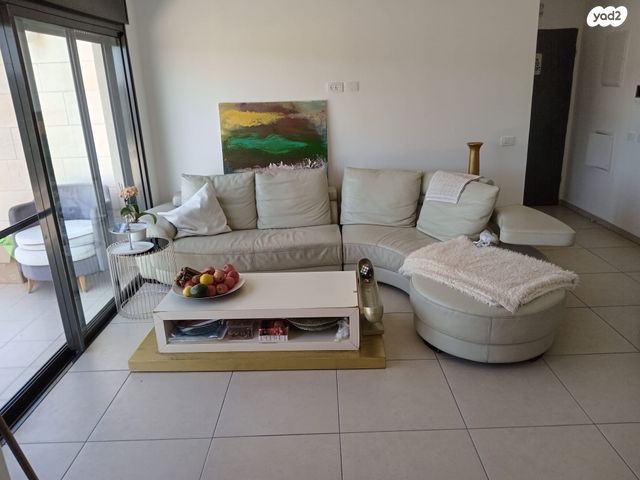 דירת גן, שוהם 32, אבני חן, חריש