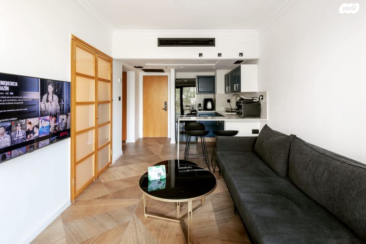 דירה, הפסגה 1, שורש, שורש