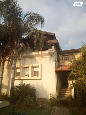 בית פרטי/ קוטג', קרן היסוד 51, שאר העיר, מנחמיה