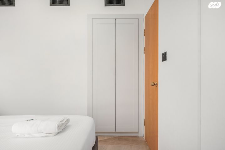 דירה, הפסגה 1, שורש, שורש