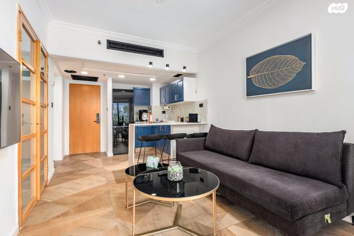 דירה, הפסגה 1, שורש, שורש