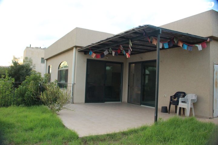 בית פרטי/ קוטג', אלה 20, שורשים, שורשים