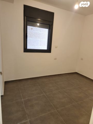 דירת גן, אנג'לו לוי ביאנקיני 1, מרכז העיר, ירושלים