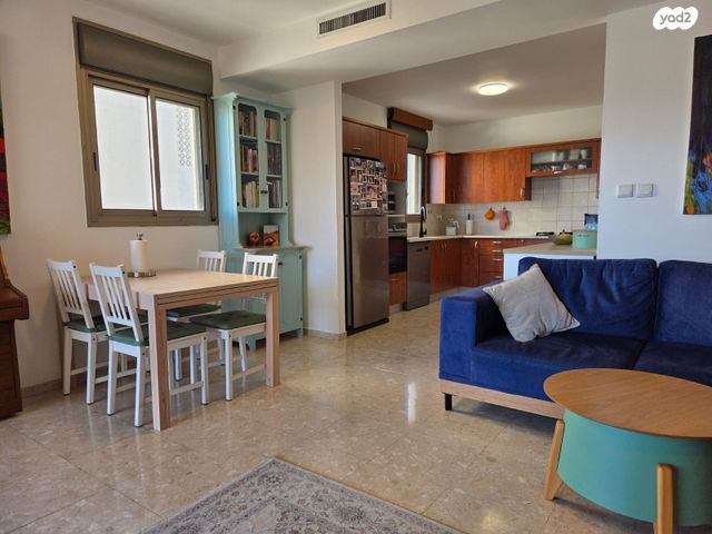 דירה, ברל כצנלסון 6, קרית ספיר, כפר סבא