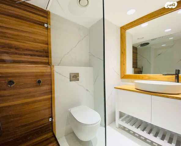 דירה, הפסגה 1, שורש, שורש