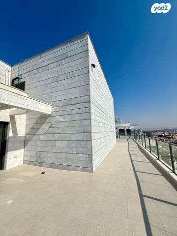 גג/ פנטהאוז, דרך זאב ז'בוטינסקי 10, לב המושבה / מרכז העיר, פתח תקווה