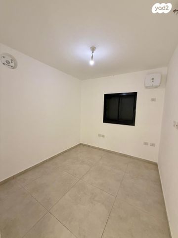 גג/ פנטהאוז, דרך זאב ז'בוטינסקי 10, לב המושבה / מרכז העיר, פתח תקווה