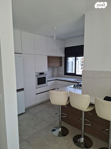 גג/ פנטהאוז, משה מרקוס 1, לב המושבה / מרכז העיר, פתח תקווה