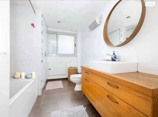 דירה, לאה גולדברג 10, חתני פרס ישראל, באר יעקב