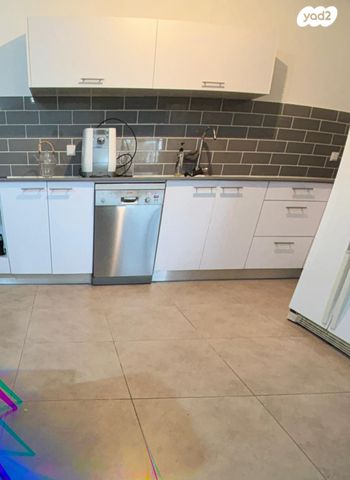 דירה, דבורה עומר 8, נאות שמיר, יבנה