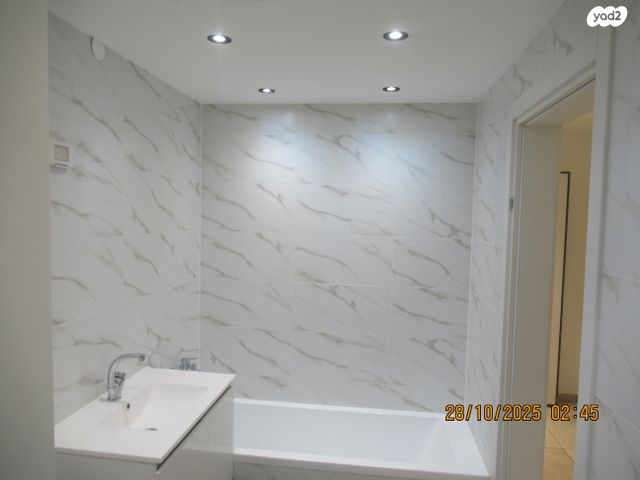 דירה, לאה גולדברג 10, חתני פרס ישראל, באר יעקב