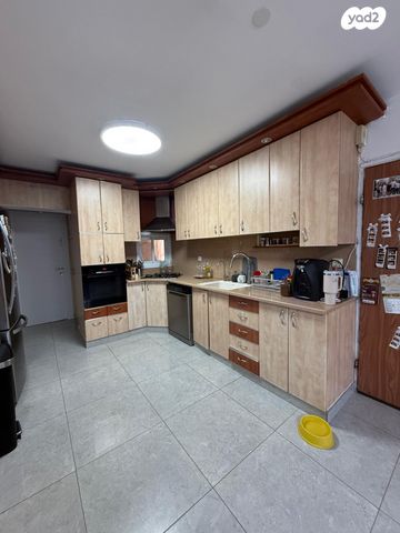 דירה, יקותיאל אדם 16, קרית גיורא, אור יהודה