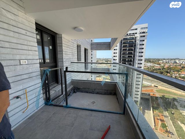 דירה, יונה וולך 7, גרין פארק החדשה, הוד השרון