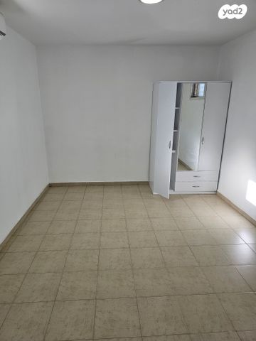 דירה, יצחק שדה 12, שיכון ג', קרית שמונה