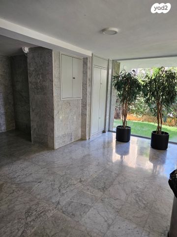 אריה בן אליעזר 48