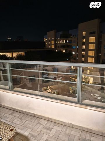 דבורה עומר 6